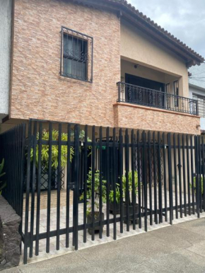 Acogedor loft, con parqueadero para 4 huéspedes Medellín Antioquia